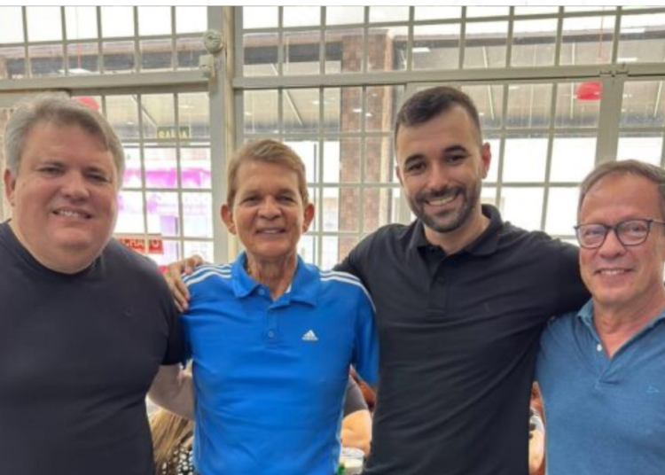 Ex-secretário João Zisman; prefeito Silva e Luna, Cleberson Belini e o Chefe de Gabinete Áureo Ferreira. Foto: Rede Social.