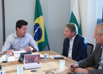 Prefeito General Silva e Luna esteve com o secretário das Cidades do Paraná, Guto Silva, para tratar investimentos em infraestrutura. Foto: PMFI