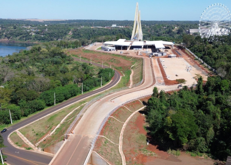 Perimetral Leste de Foz do Iguaçu.
Foto: DER-PR