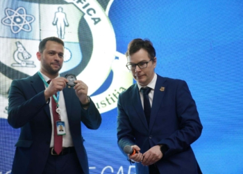 Cardoso Pimenta (à esquerda) e Rodrigo Grochocki. Foto: Paulo Henrique/SESP-PR