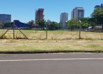 Terreno da antiga Santa Casa que foi demolida. Foto: Não Viu?