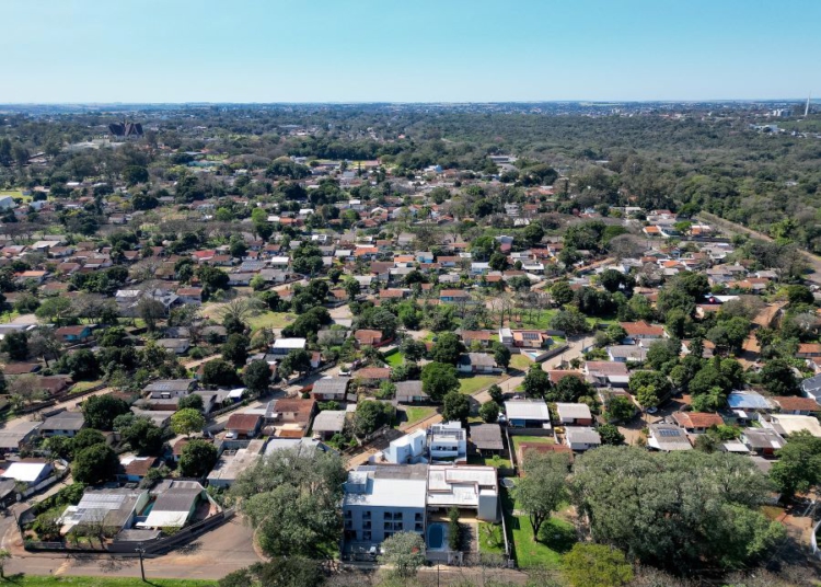 Imagem de drone da Vila A, em Foz do Iguaçu. Foto: William Brisida/Itaipu Binacional