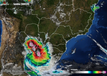 Foto de satélite divulgada nesta sexta-feira, 09 de janeiro, mostra ciclone extratropical atua na altura do Uruguai e Rio Grande do Sul se aproxima no Paraná.