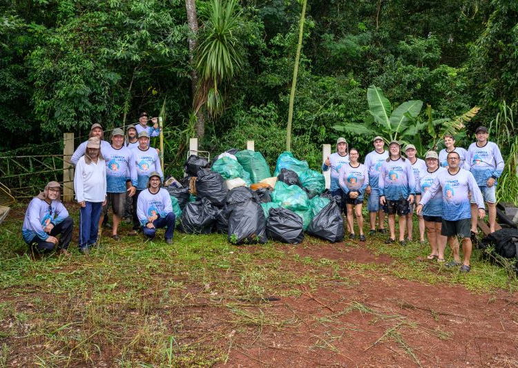 Grupo do Ponto de Pesca Nº 05 da Colônia São Pedro, em Santa Terezinha de Itaipu. Fotos: William Brisida/Itaipu Binacional.