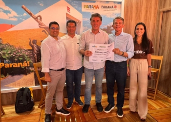 Foto da assinatura do termo de liberação: PMFI