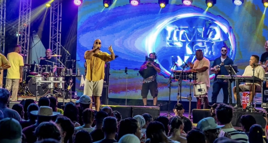 Ontem, Quase 17 mil pessoas compareceram para acompanhar a apresentação do grupo ImaginaSamba, em uma noite marcada por energia contagiante e forte conexão entre palco e plateia, do início ao fim. Foto: PMFI