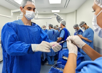 Hospitaldo Trabalhador realiza a primeira aplicação de polilamimina
Foto: SESA