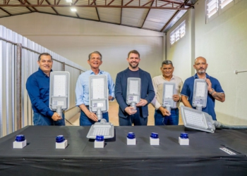 O prefeito de Foz do Iguaçu, General Silva e Luna, o vice-prefeito Ricardinho Nascimento, secretários, diretores e representantes da concessionária. Foto: divulgação