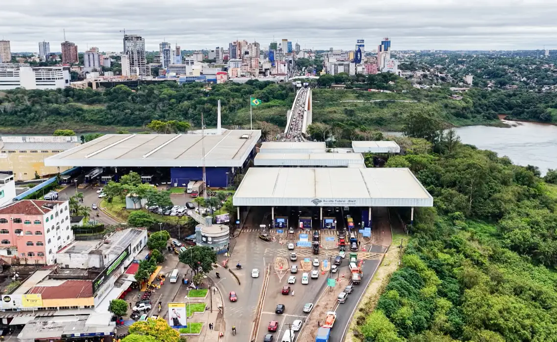 Aduana brasileira na Ponte da Amizade. Foto: TV Brasil