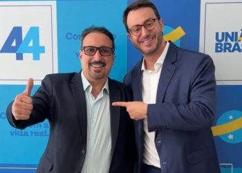 Deoclecio Duarte com o presidente estadual do partido, Delegado Matheus Laiola. Foto Assessoria.