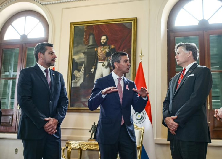 Durante a visita, Landau também se reuniu com o presidente Santiago Peña para discutir investimentos, comércio, tecnologia e segurança regiona Foto: divulgação
