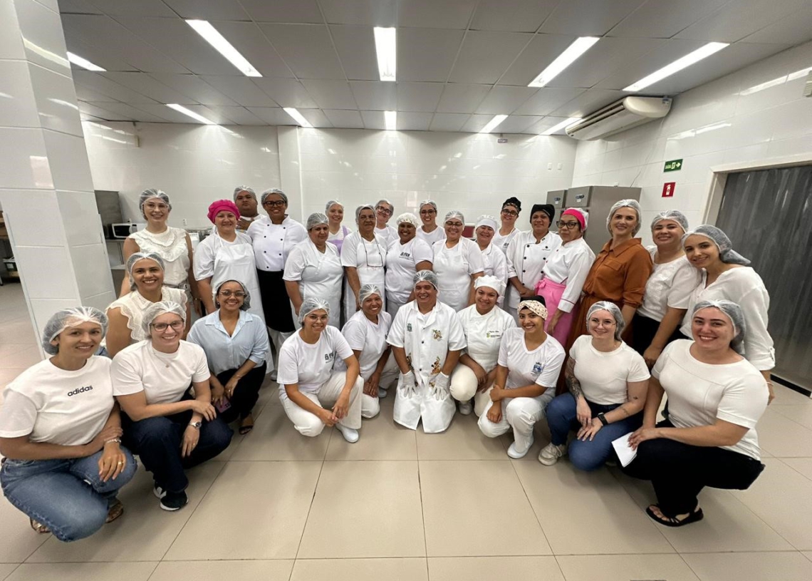 Participantes da grande final do 1º Super Chefe Merendeiros, no ano passado. Foto: PMFI